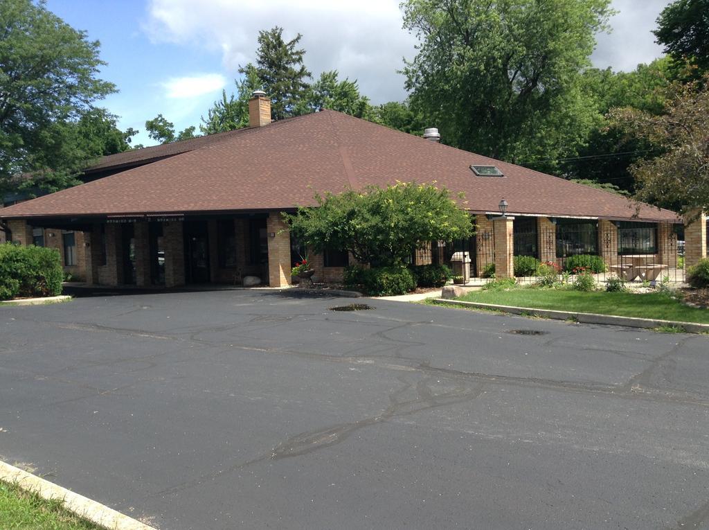 Americinn And Suites By Wyndham Delafield-Waukesha-Milwaukee Exteriör bild