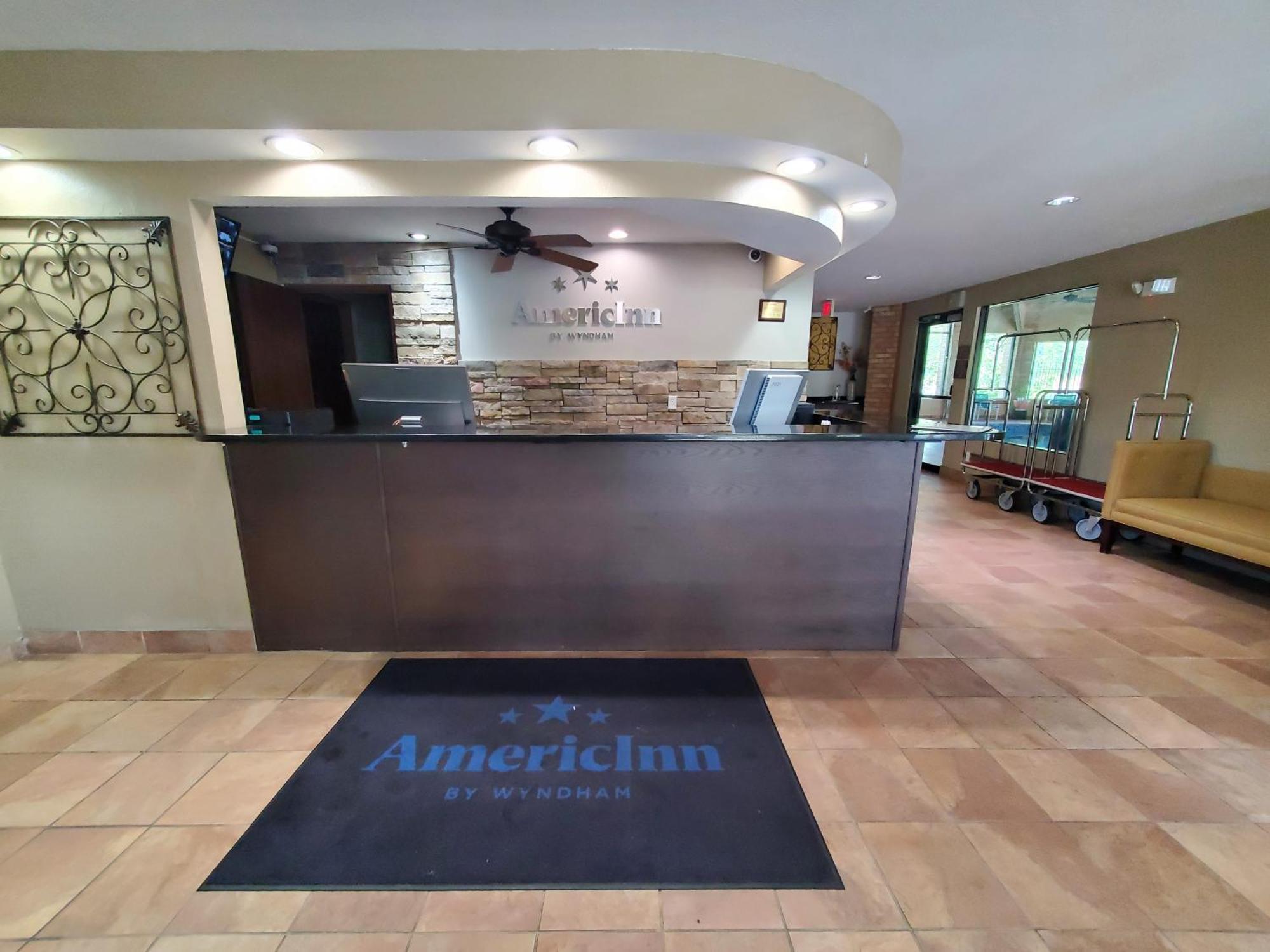 Americinn And Suites By Wyndham Delafield-Waukesha-Milwaukee Exteriör bild