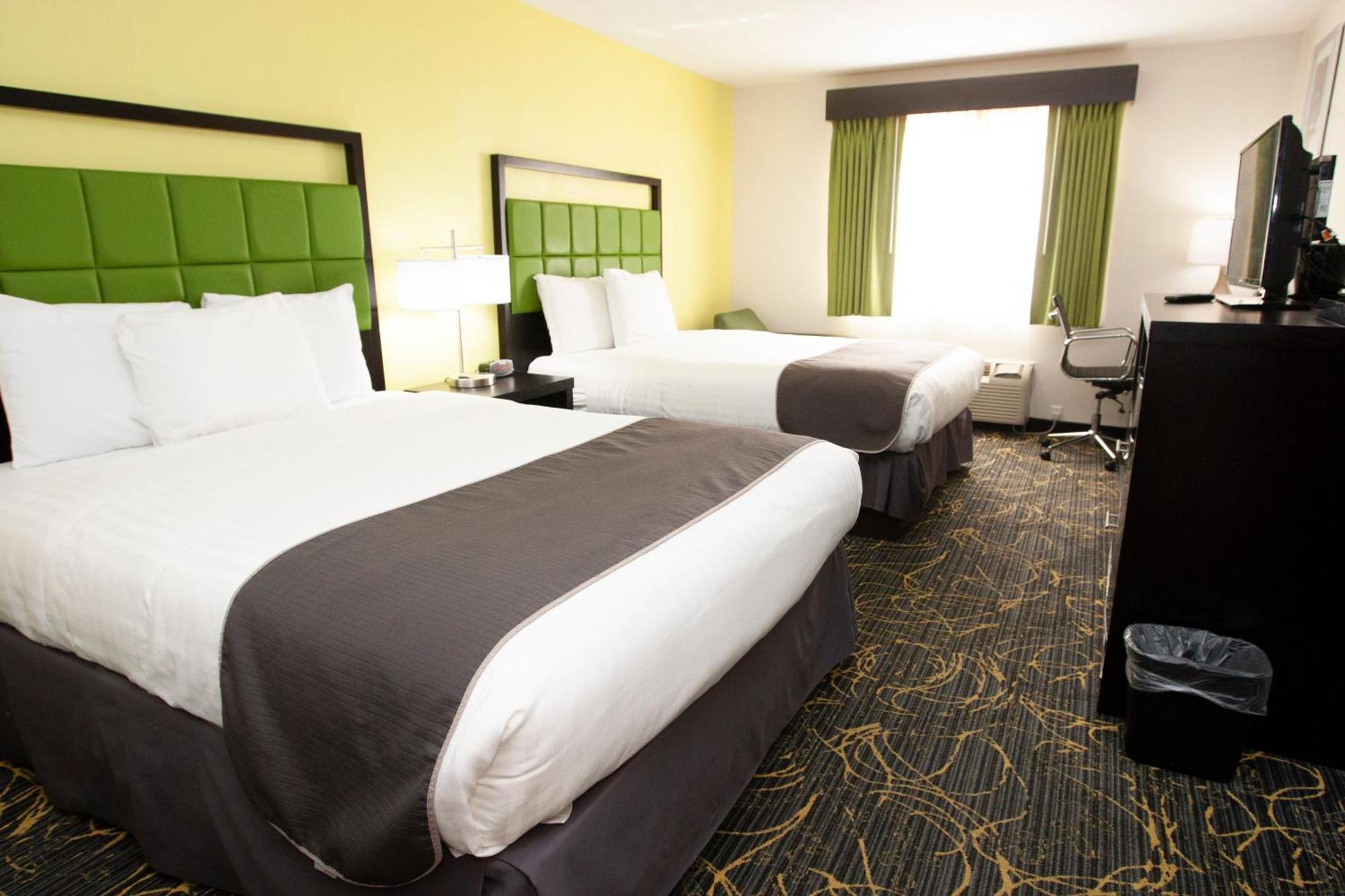 Americinn And Suites By Wyndham Delafield-Waukesha-Milwaukee Rum bild