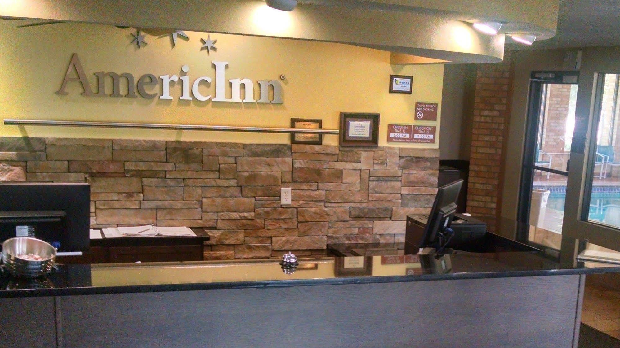 Americinn And Suites By Wyndham Delafield-Waukesha-Milwaukee Exteriör bild
