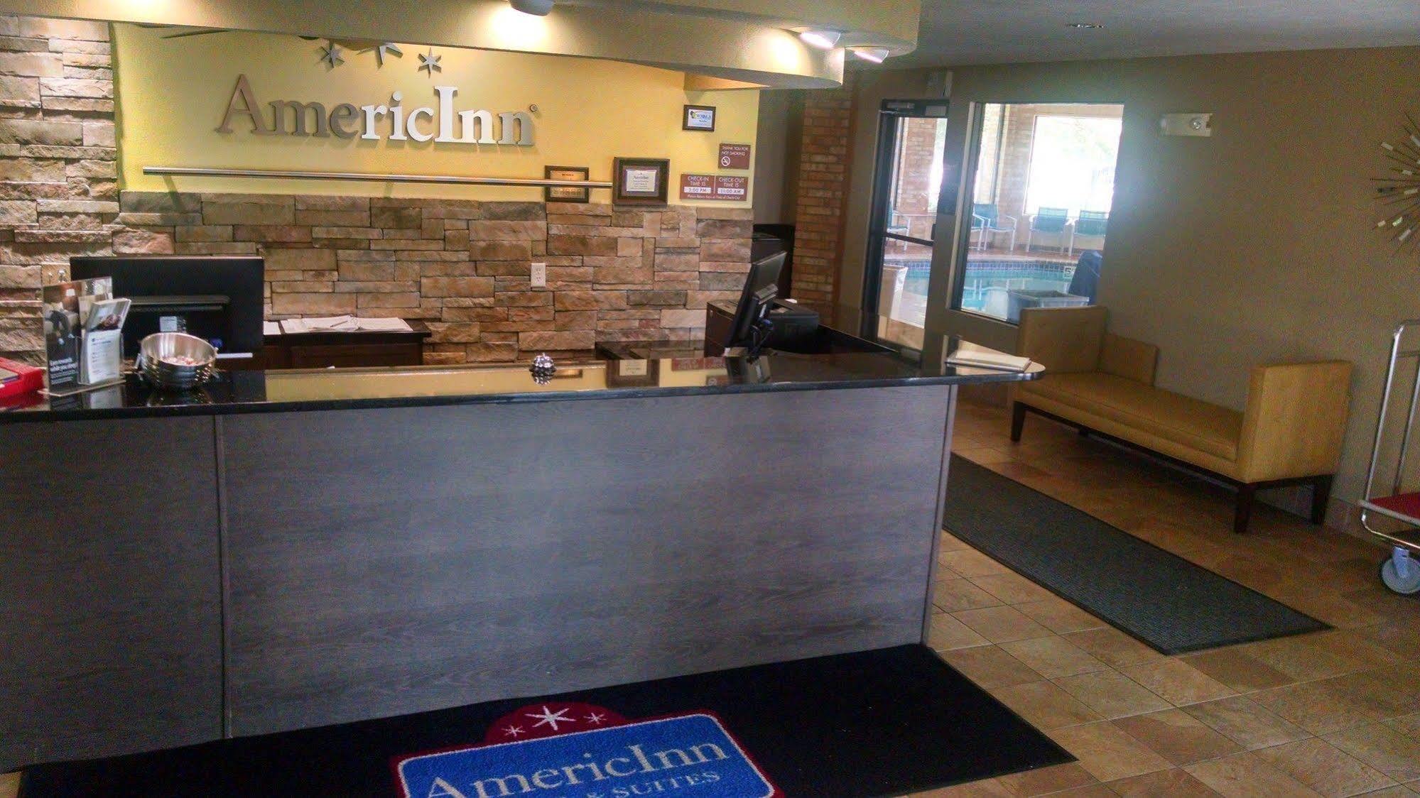 Americinn And Suites By Wyndham Delafield-Waukesha-Milwaukee Exteriör bild